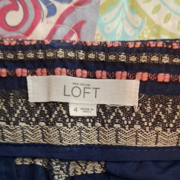 LOFT Pink and Blue Geometric Bermudas. Excellent Condition  Size 4 - Picture 4 of 6